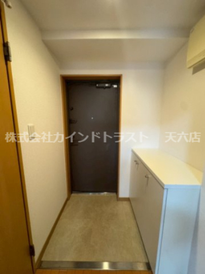 ONE ROOF FLAT FUKUSHIMA(ワンルーフフラットフクシマ)の玄関|きれいな玄関です