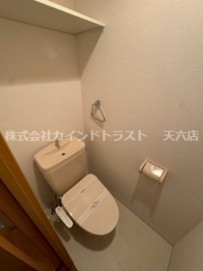 ONE ROOF FLAT FUKUSHIMA(ワンルーフフラットフクシマ)のトイレ|ゆったりとした空間のトイレです