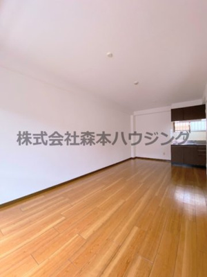 【居間・リビング】 | 　エイチ・ツーオー深野 | ゆったり過ごせるリビングです