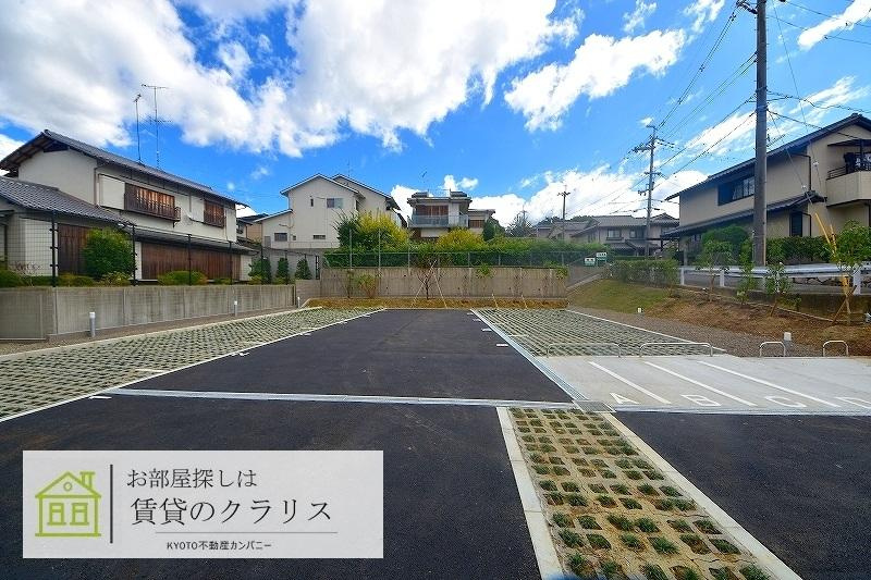 ヴェール桃山の駐車場
