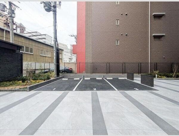 Alivisドーム前(旧:ミラージュパレス大阪ドームProsper)の駐車場
