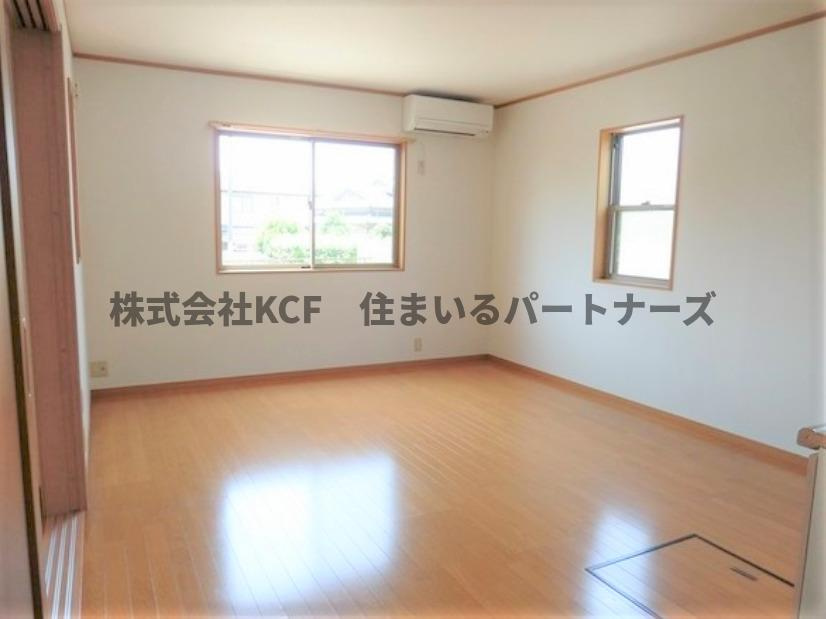 フロントパークKの居間・リビング|ゆったり過ごせる居間です