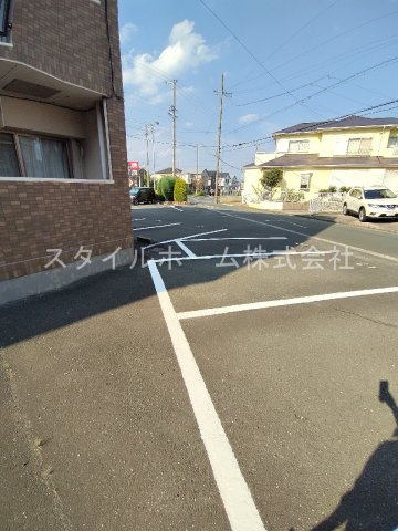 ボンヌシャンス壱番館の駐車場