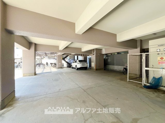 メゾン藤のその他|【Warm Light】
◆ぬくもりに満ちた場所◆
差し込む陽だまりが、心の奥までやさしく照らす。過ごすほどに、この場所が帰りたくなる存在へと変わっていく。