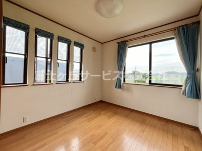 【洋室】 | 磐田市西島　中古住宅 | 南西の洋室5.55帖