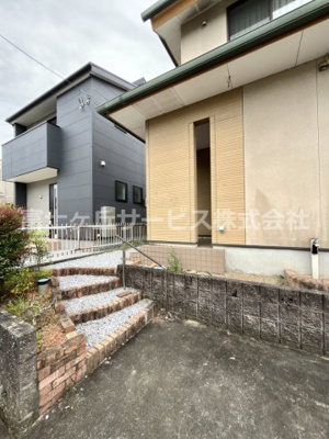 【エントランス】 | 磐田市西島　中古住宅 | エントランス