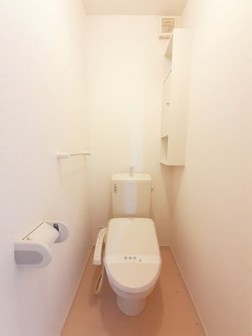 【トイレ】 | テ・ルサーマＣ | 落ち着いた色調のトイレです