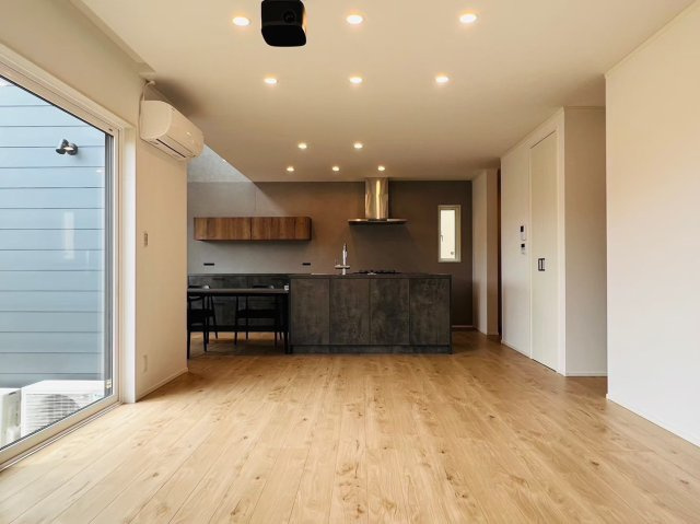 古河市関戸　中古戸建の居間・リビング|写真は建築時のものとなります。