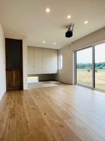 古河市関戸　中古戸建の居間・リビング|写真は建築時のものとなります。