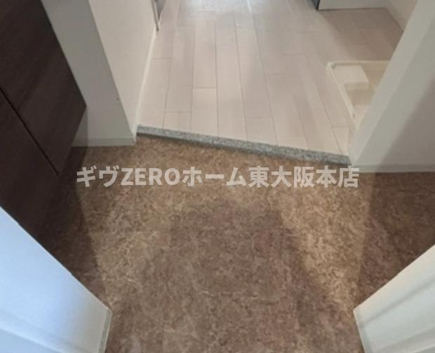 Luxe緑橋の玄関