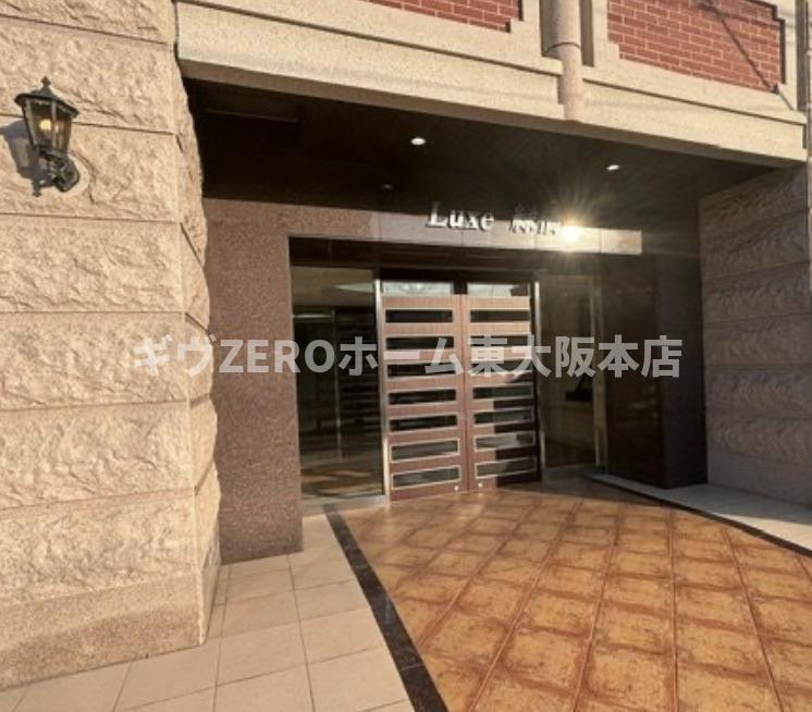 Luxe緑橋のエントランス