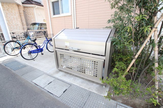 ゴミＢＯＸありますよ。