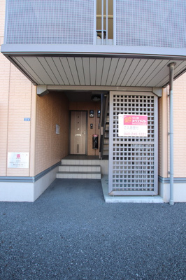 住まう人を迎い入れるエントランス！