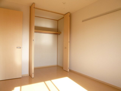 高さ・奥行あるクローゼット！