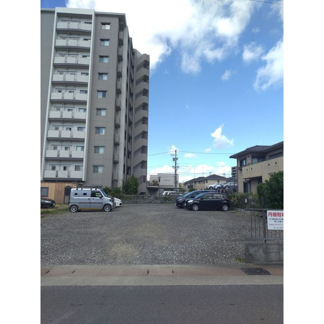 岐阜市加納神明町４丁目の駐車場の外観