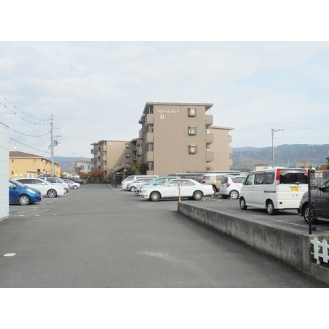 バロールＫ＆Ｙの駐車場
