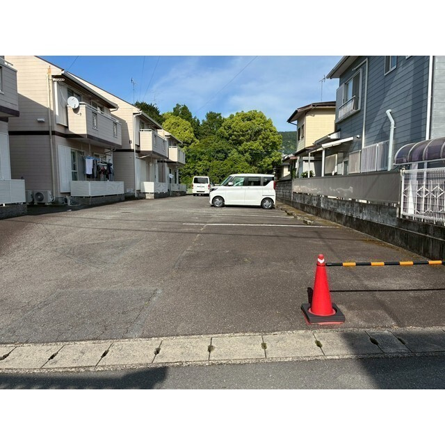 ハイツ前清水Ｂの駐車場