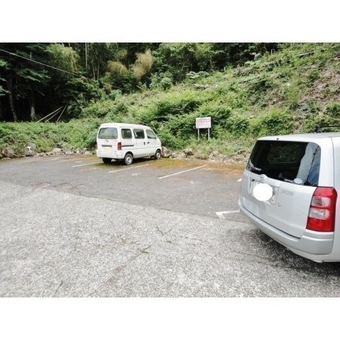 仲道マンションの駐車場