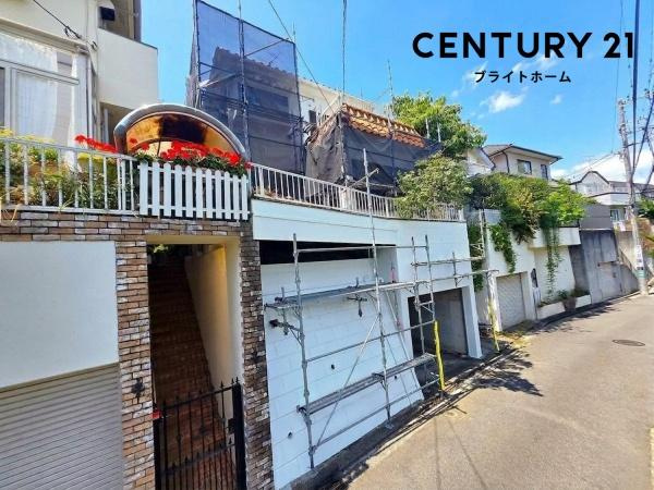 横浜市港北区仲手原２丁目の中古一戸建の前面道路含む現地写真|陽当りの良さ、住環境を現地にてご確認下さい！
周辺環境も合わせてご案内させて頂きます！