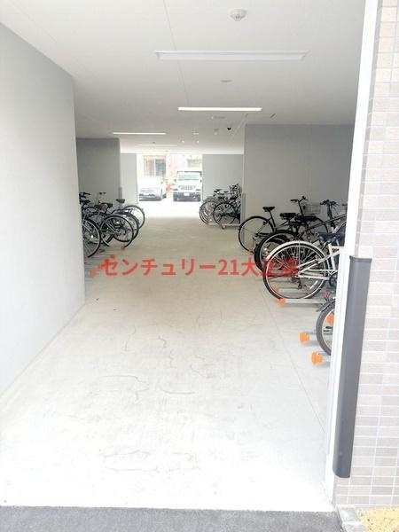 EC難波WEST-SIDE８エクシーナの駐車場