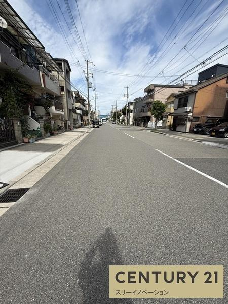 鶴町3丁目中古戸建の前面道路含む現地写真