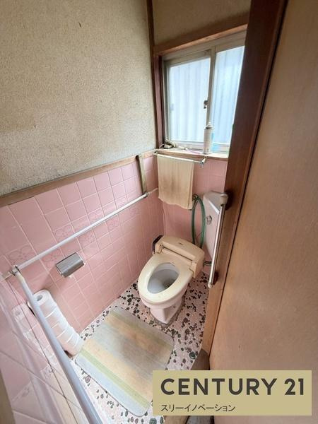 鶴町3丁目中古戸建のトイレ