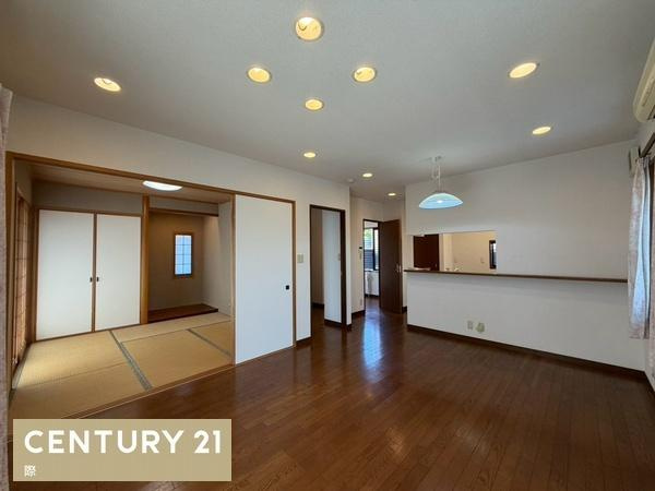 岩出市安上　中古戸建の居間・リビング
