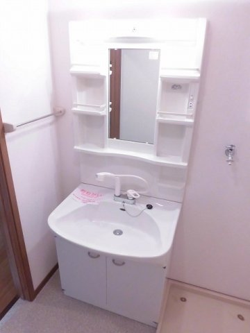 山根マーヴェラスマンションの洗面所|洗面所です
