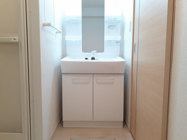 ラフレシール・Ｓの洗面所|忙しい朝には欠かせない洗面所です