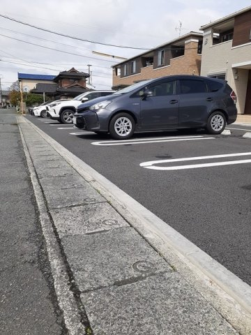 パラシオⅢＢの駐車場
