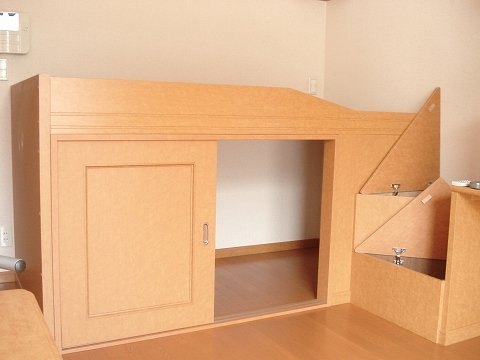 レオパレス上福岡の内装|ベッド下収納