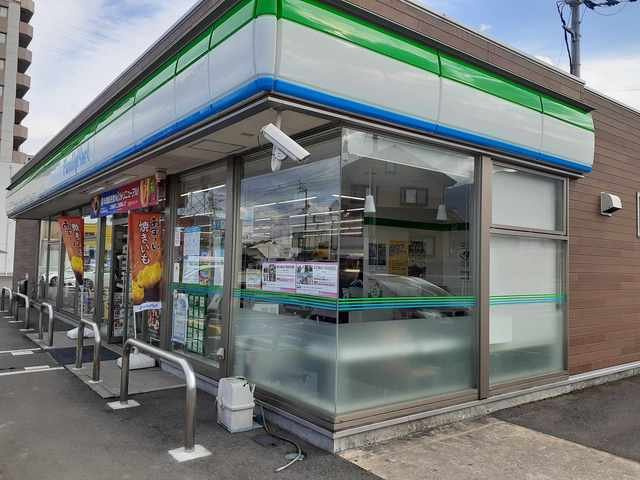 メゾンリヴィエール３の周辺|ファミリーマート新居浜萩生店まで850m