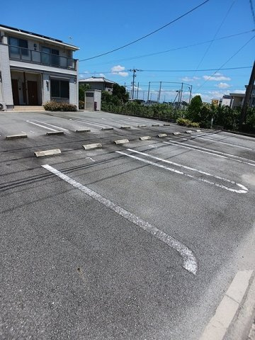 アルカンシエルの駐車場