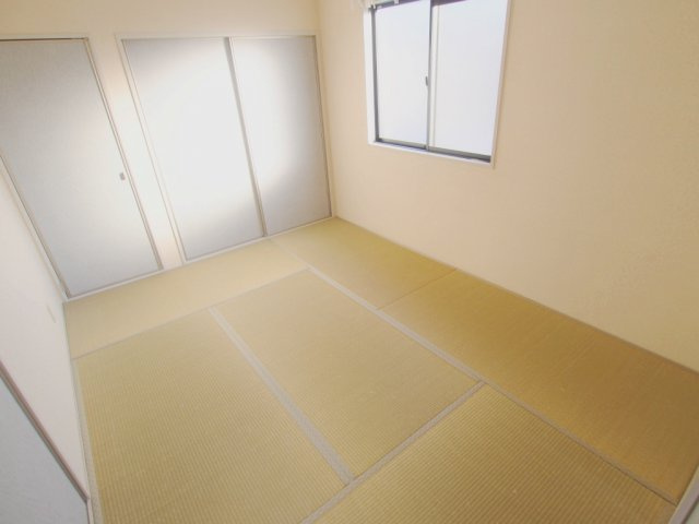 フォーレス東昭和　B棟の和室