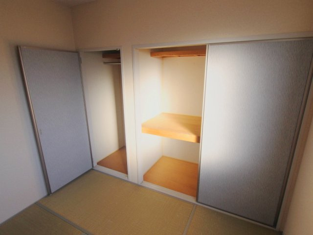 フォーレス東昭和　B棟の収納