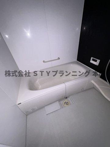仲介手数料0円！リーブル　REN 	の浴室