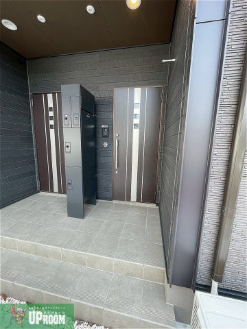 クレアティボ　カーサのエントランス