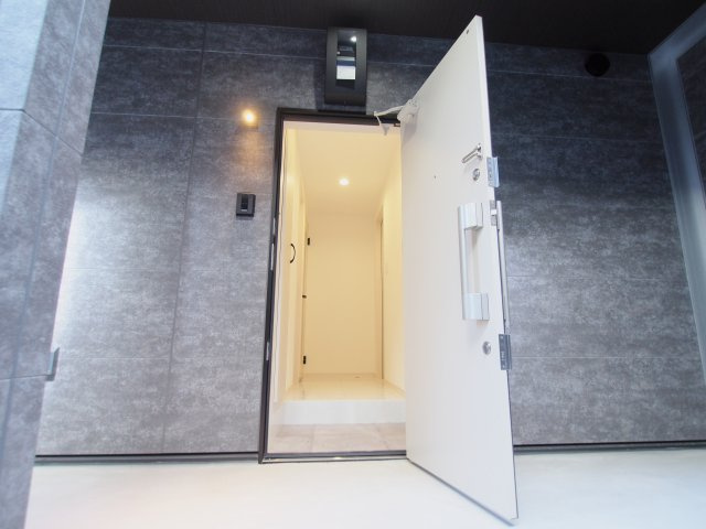 三迫APARTMENTの玄関