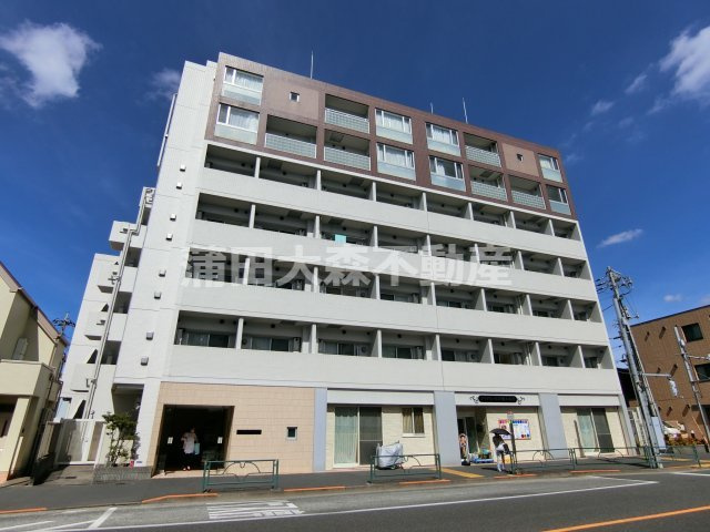 コンフォリア大森町の外観|2007年2月築　RC鉄筋コンクリート造地上7階地下1階建て1R～1LDK総戸数44戸
京浜急行本線大森町駅最寄りの東京都大田区大森西4丁目！東邦医大とショッピング施設マチノマ至近の立地！