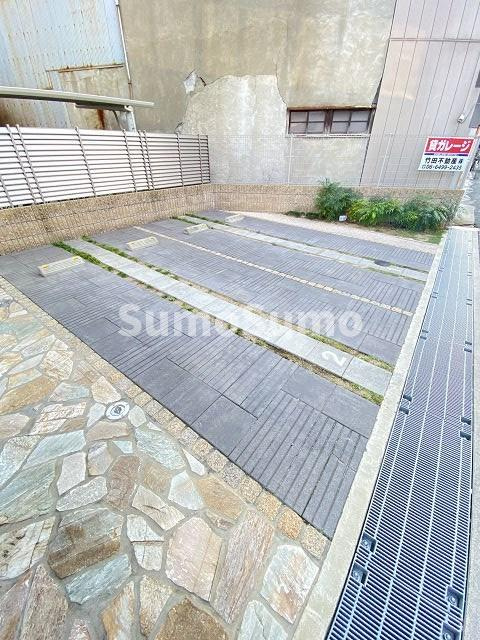 クレイノシンフォニー野村の駐車場
