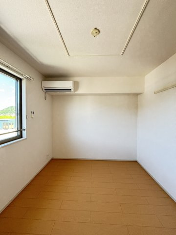 セレッソ　Ｃの洋室