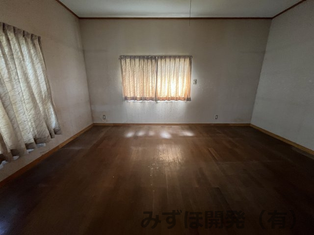 鶴岡市切添町8-10の洋室|1階　7帖和室