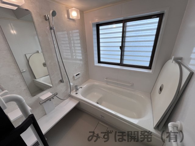 鶴岡市切添町8-10の浴室