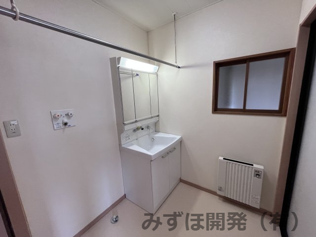 鶴岡市切添町8-10の独立洗面台