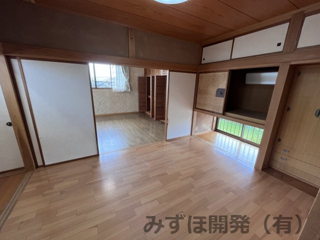 鶴岡市切添町8-10の洋室|2階　洋室