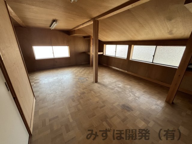 鶴岡市切添町8-10の収納|車庫上の物置です