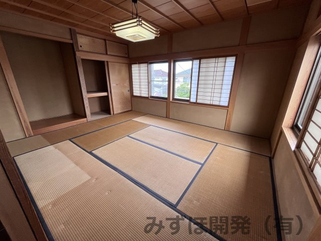 鶴岡市切添町8-10の和室|1階　8帖和室