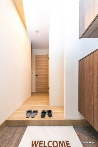 コラージュくりたの玄関
