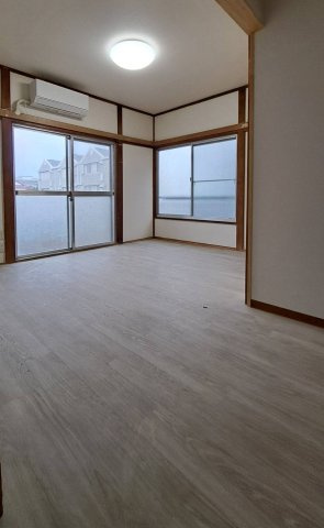 【居間・リビング】の画像