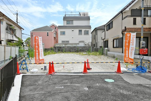 ハッピータウン伊丹市野間北2丁目新築一戸建て│3LDK+駐車1台可の外観|20帖超のゆとりあるLDK。家族みんなが自然と集まる開放的な空間でゆったりとお過ごしいただけます。